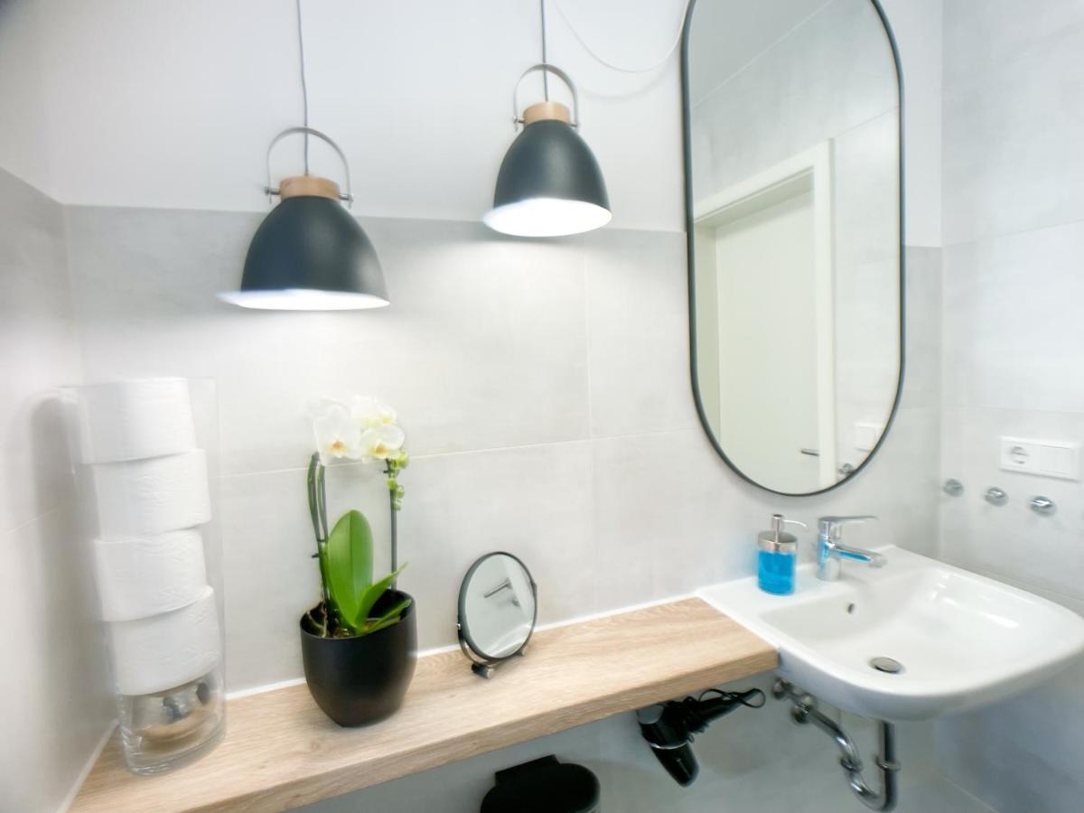 M-Style 01 Apartment Mit Terrasse Und Gasgrill, 24H Self-Check-In, Free Parking, Netflix Nürnberg Eksteriør bilde